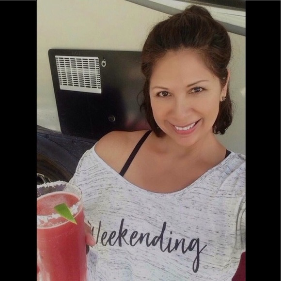 NEW-Weekending Tee-Medium - Picture 4 of 4